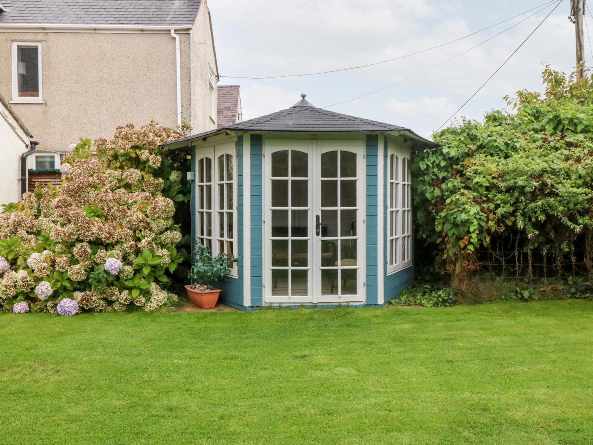 Tyddyn Serri Villa Rhosneigr Exterior photo