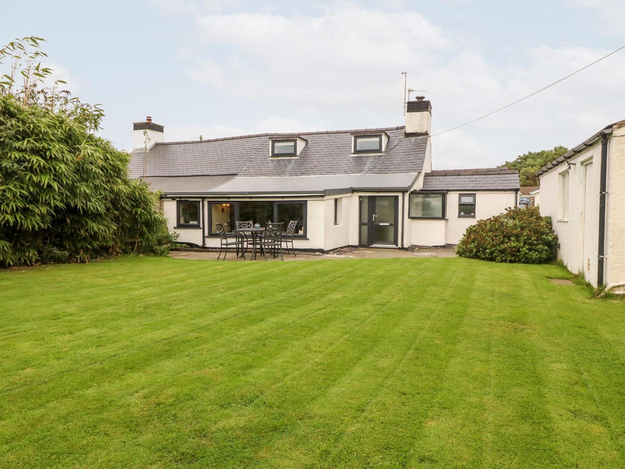 Tyddyn Serri Villa Rhosneigr Exterior photo